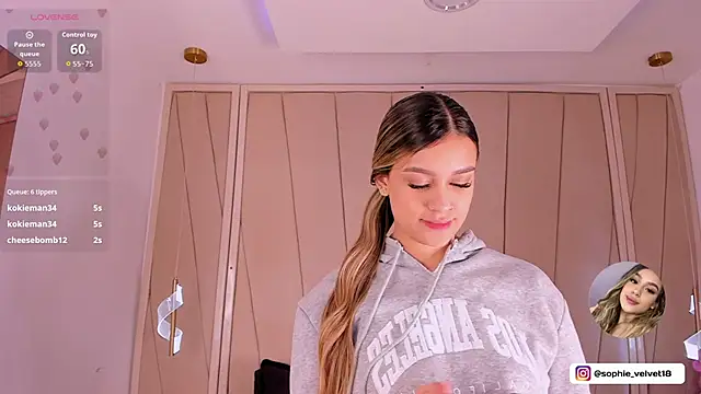 Sophie-velvet webcam