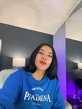 BellaFernandez__ webcam