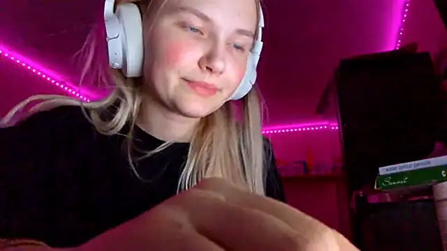 KarinRobertson webcam