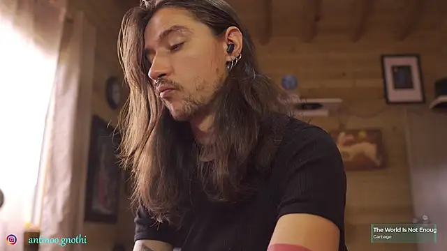 Antinoo_Gnothi webcam