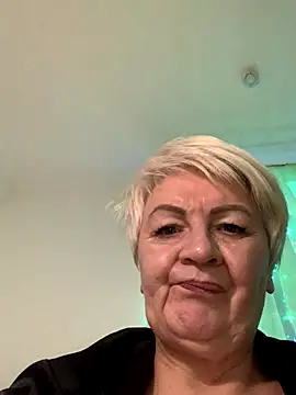 Webcam Model (Laura_Millf)  is live.Free join now!