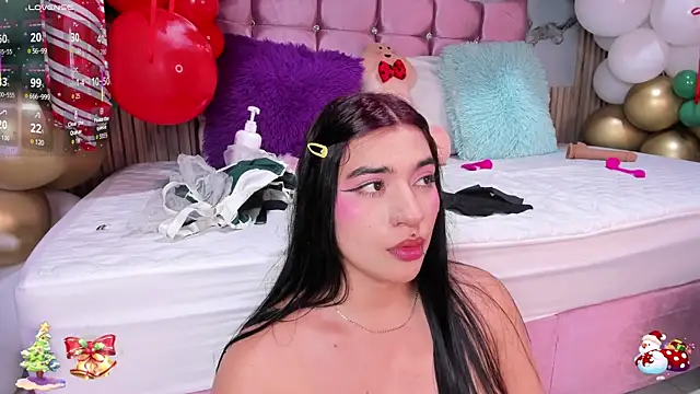 Nicolee19 webcam