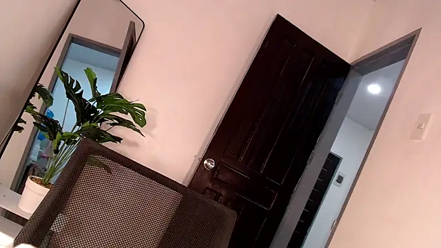 MissCalista_butler webcam