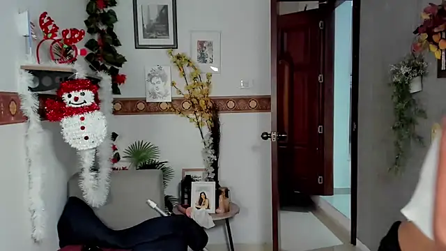 Cameroon-Diaz webcam