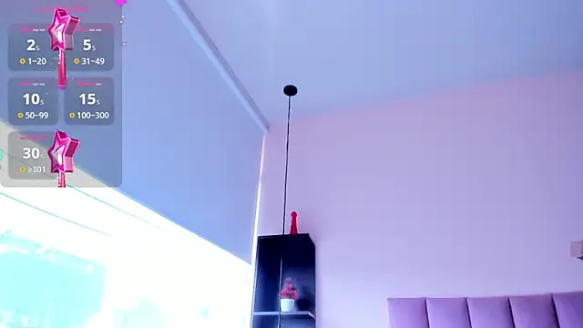 violet_myerrs webcam