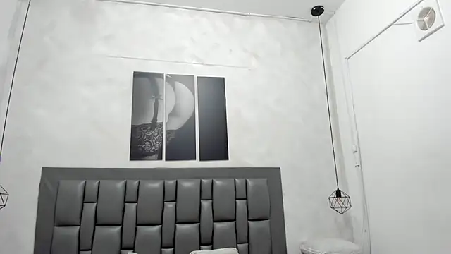 dakota_roussee webcam