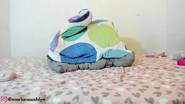 Melaniegirl17 webcam