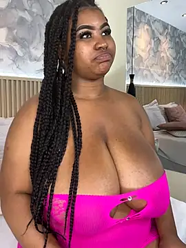 Webcam Model (AinaraJimenez) is live