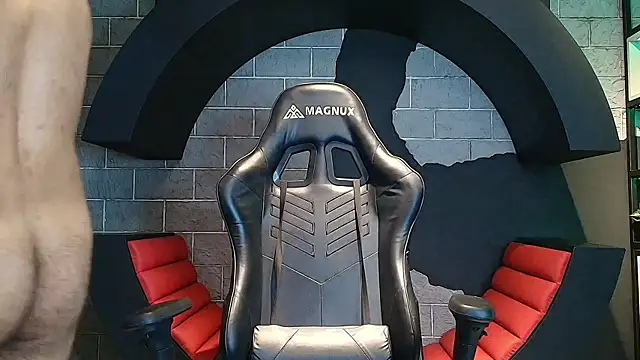 MyStrongSubmissive webcam