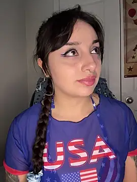 CharmingMaddie webcam