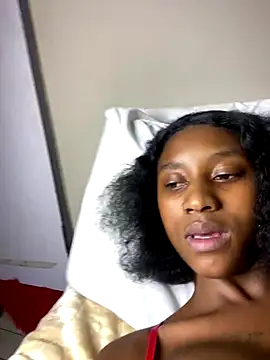 Webcam Model (Sirah1)  is live.Free join now!