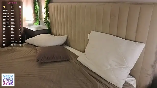 AngelenaCrittendon webcam