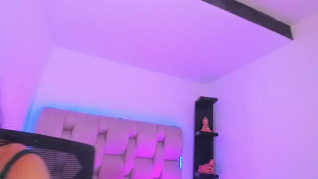 DakottaHilton webcam