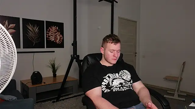 richard_dullas (Ask my age) - RENT :)))