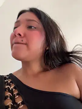 Webcam Model (IsabellaJoness_)  is live.Free join now!