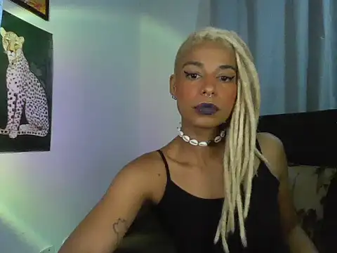 Helenoir webcam stripchat model stream image