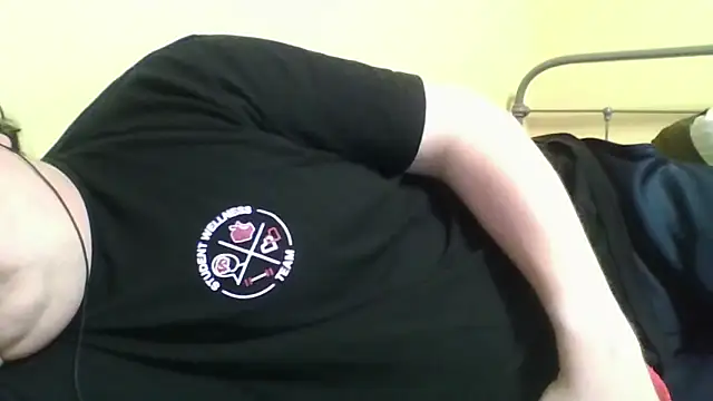 YelpedAverting webcam