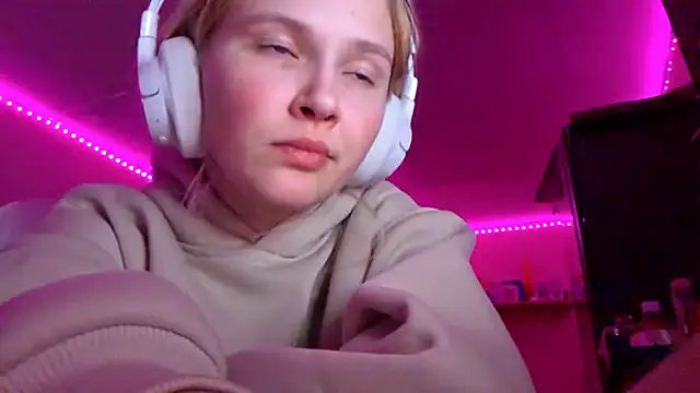 KarinRobertson webcam