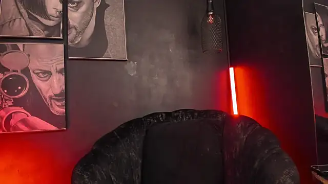 LolaMustaine_ webcam