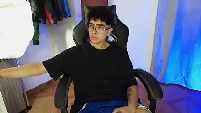 _nickconnor01 - _nickconnor01's free webcam - UK Sex Cams