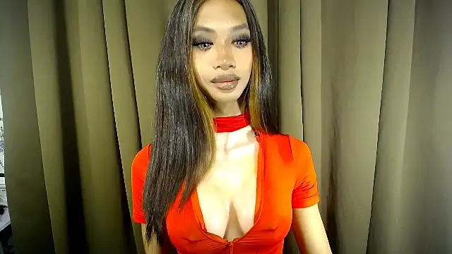 PrettyLatiina webcam