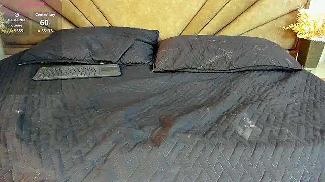 Mythical_Girl webcam