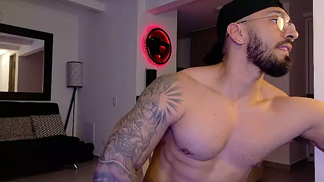 tony_muscle webcam