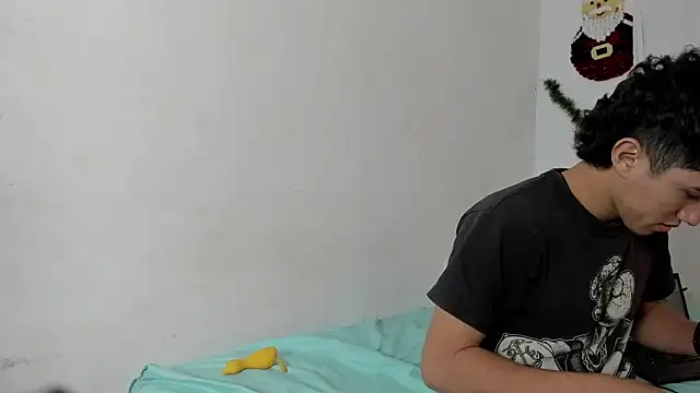 Laura_and_Kevin webcam