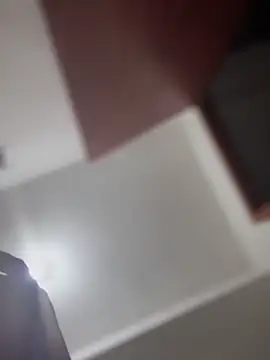 horny_roomiess webcam