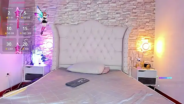 Lucia-Horny24 webcam