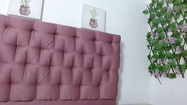 Webcam Model (Sou_Sweet)  is live.Free join now!