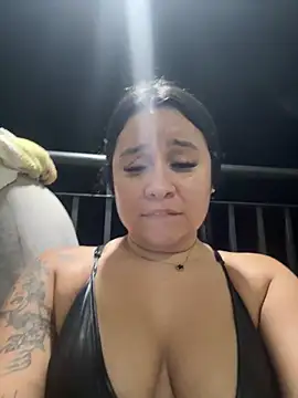 Pretty_Isadora webcam