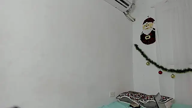 Laura_and_Kevin webcam