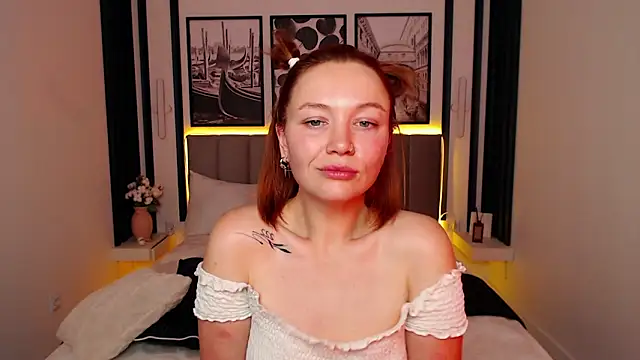 PaigeHalliwell_ webcam