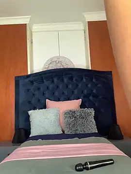 VeryGoodBadGirl1 webcam