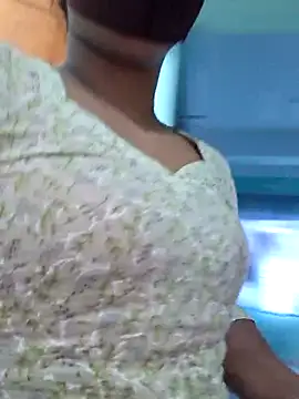 Webcam Model (Bristy-)  is live.Free join now!