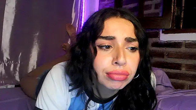 sweetbrunette22 webcam