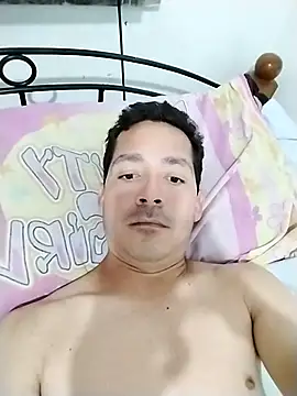 Logan_hetero1 webcam