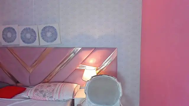 ChloeSnoww webcam