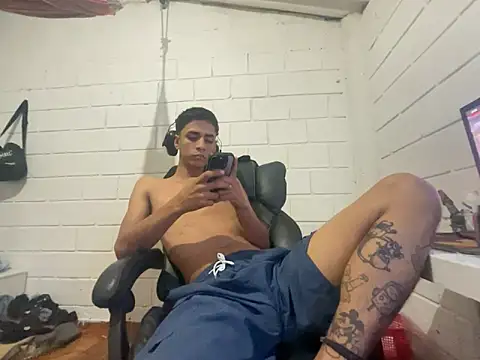 Max_TheHorseDick webcam