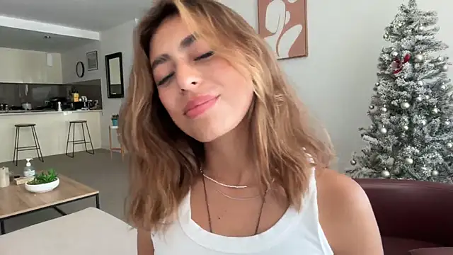 sararamirezzzxx (F young) - wet white tee!