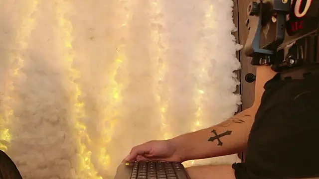 Goddess_blowjob webcam