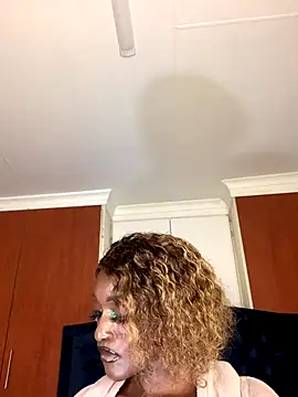 Webcam Model (VeryGoodBadGirl1)  is live.Free join now!