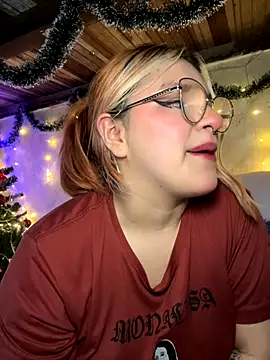 Sophia_Weest99 webcam