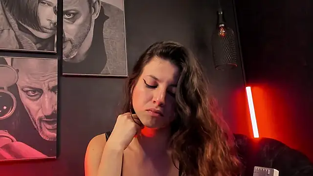 LolaMustaine_ webcam