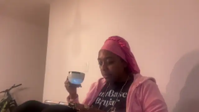 ChocolateCakeQueen webcam