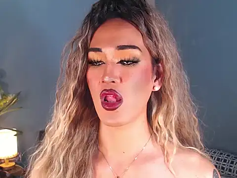 aleinacroft (T young) - make this dominant Queen explode her cum