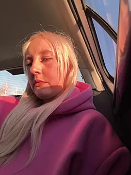 merlindave (F young) - Finger pussy /naked 😱🤤🍑