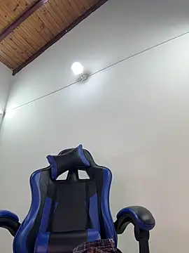 adeline_1 - Adeline_1's free webcam