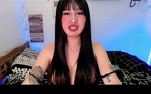 GorgeousHayami webcam